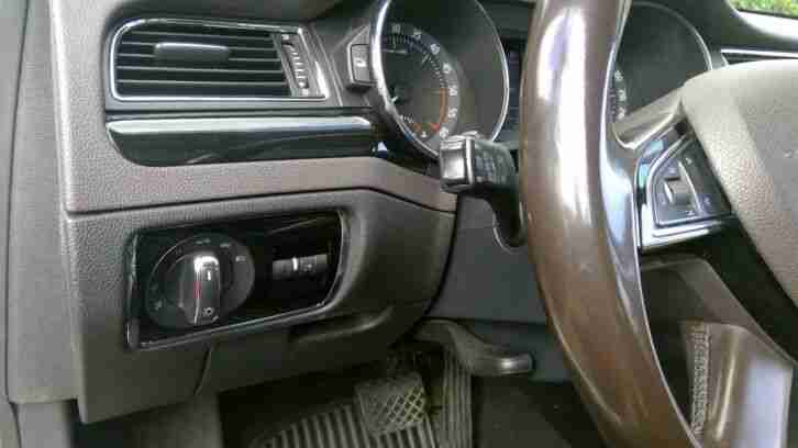 Skoda Superb Combi TDI Green Tec Scheckheftgepflegt