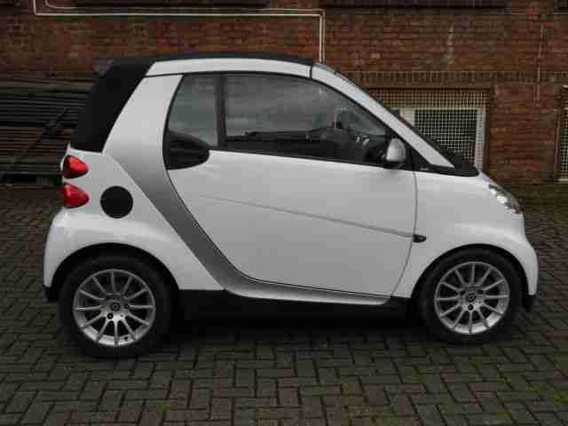 Smart Cabrio TÜV neu Scheckheftgepflegt Bj 2010 KM42000 2 Hand