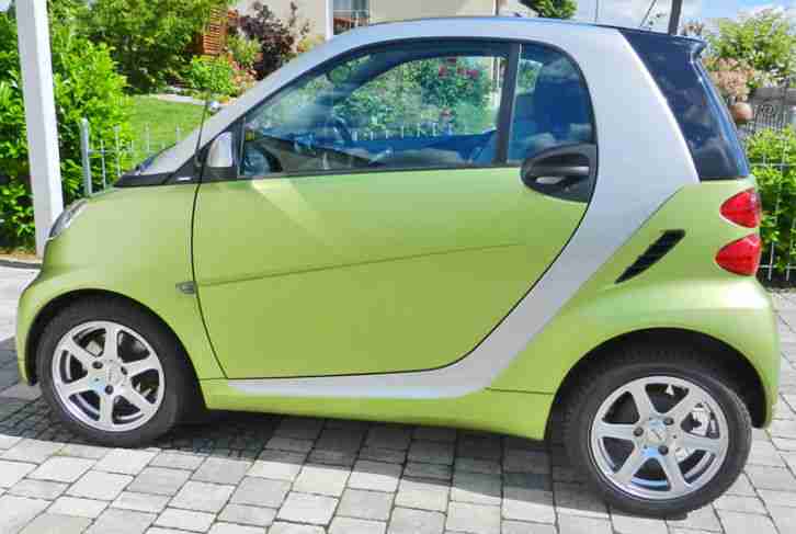 Smart ForTwo passion + Navi + Topausstattung