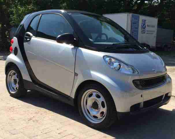 Smart Pure MHD Automatik erst 19700 km HU + AU 8/2016