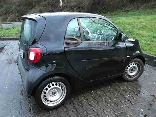 Smart forTwo Coupe schwarz Klima Panorama Navi 8fach bereift