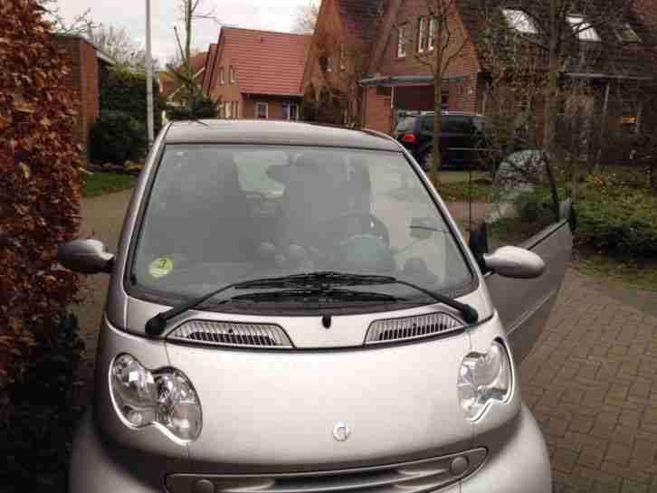 Smart fortwo CDI Passion, Klima, Soundsystem, Mittelarmlehne, Glasddach etc.
