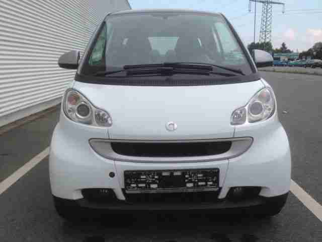 fortwo coupe pulse F1 NEUES MODEL 2 Hand