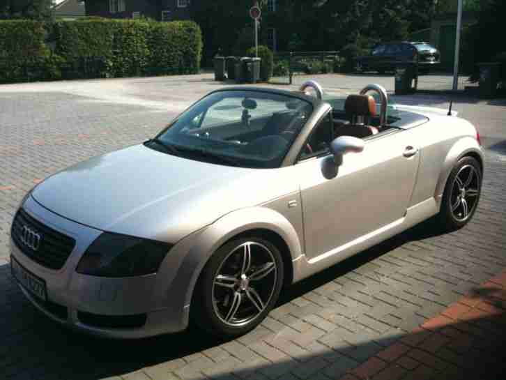 Sportlicher Audi TT Roadster mit Mokassin Baseball Leder und dezentem Tuning