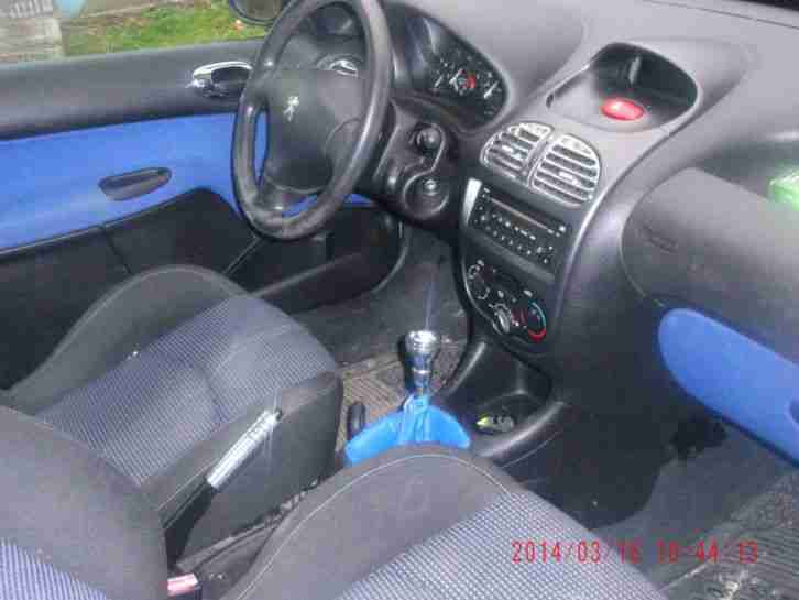 Sportlicher Peugeot 206 cc Cabrio << kleine Mängel >> Nur 3 Tage