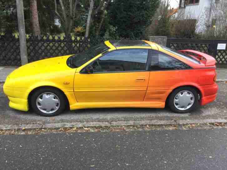 Sportwagen Nissan 100NX Baujahr 94 in Sonderlackierung mit Front und Heckspoiler