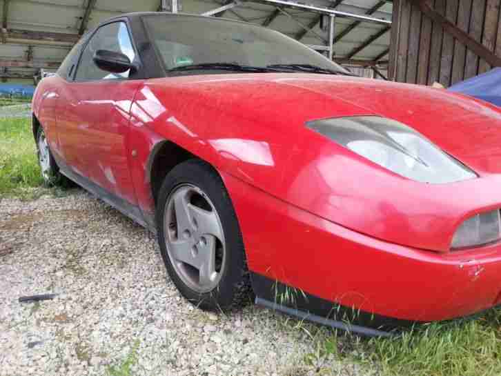 Sportwagenzeit in Rot Fiat Coupe