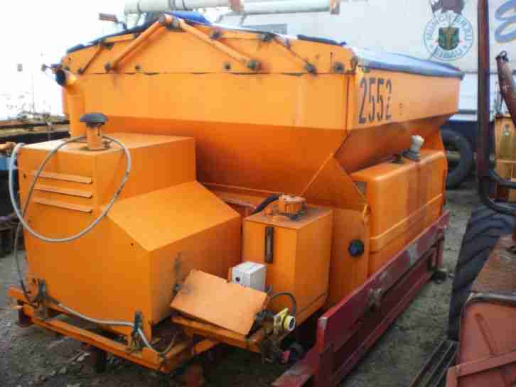 Steyr (=MAN 19.262) Winterdienst Streugeräteaufsatz