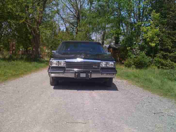 Strechtslimousine - sehr schöner Cadillac Deville -Fleetwood- 4,0 l- V8