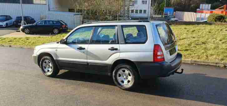 Subaru Forester 4WD 2.0, Tüv & Zahnriemen Neu, AHK, Klima, Alu Unterfahrschutz