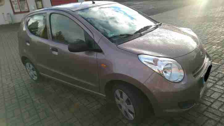 Suzuki Alto 1.0 Club 2011 / BJ 2012 / 30.000 km Farbe : dessert brown metallic
