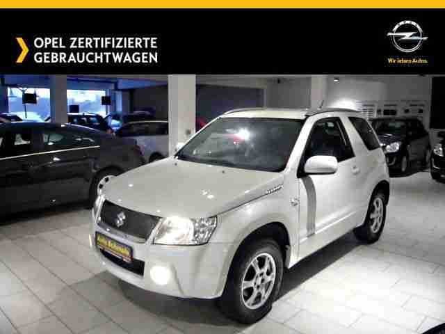 Grand Vitara 1.6 Black&White