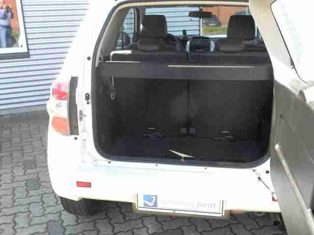 Suzuki Grand Vitara 1.6 Black+White ALLRAD