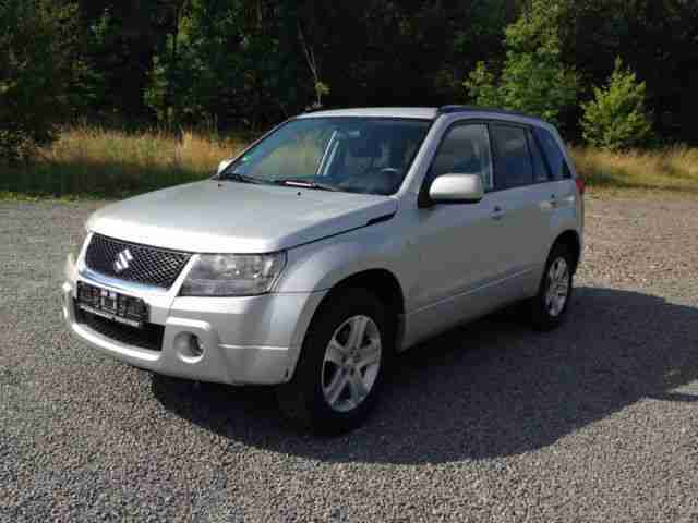 Suzuki Grand Vitara 2.0 Club 4WD ABS Klima Navi 1 Hd,