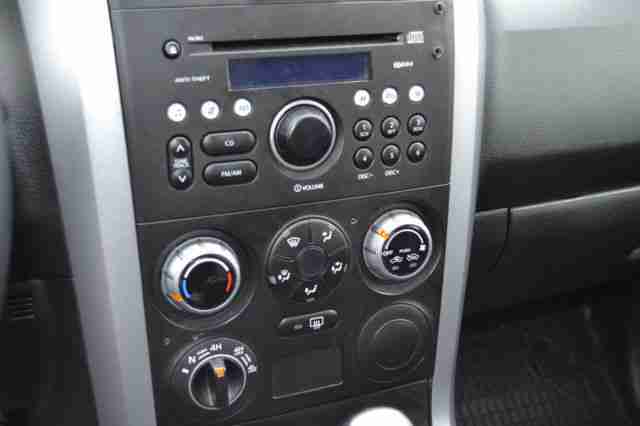 Suzuki Grand Vitara 4x4 DDiS Club ! Höherlegung ! AHK