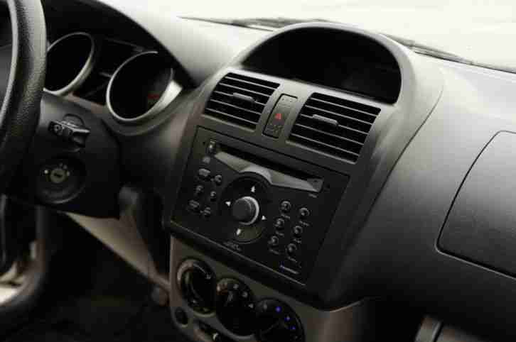 Suzuki Ignis 1,3i Euro 4 Benzin TÜV Neu, 09/2006, 57 000 km, Scheckheftgepflegt