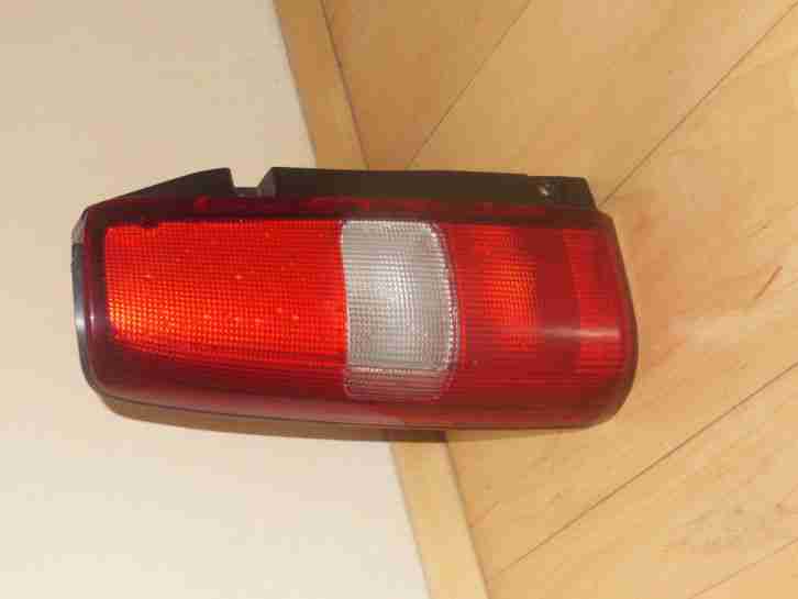 Suzuki Jimny Bremslicht Fahrerseite