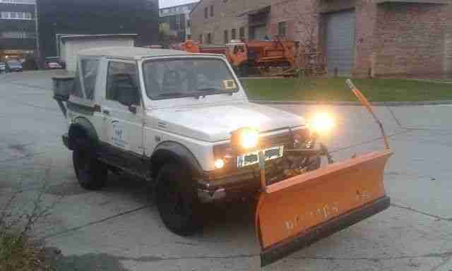 Suzuki Samurai Winterdienst Schild Streuer 4x4