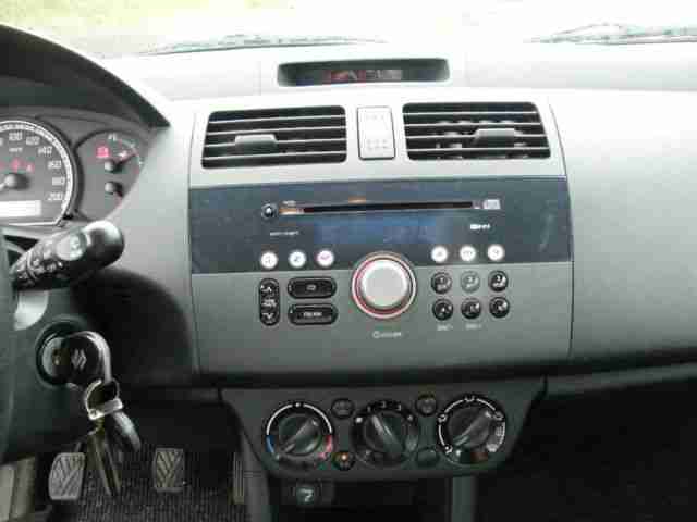 Suzuki Swift 1.3DDIS-SPORT+Klima+ALU+MFL+1. Hand