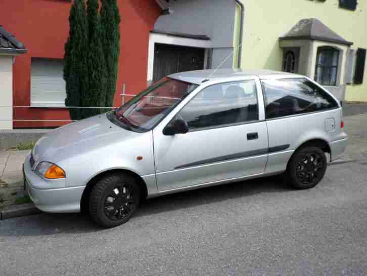 Suzuki Swift MA, Automatik 1,0 liter , 53 PS Baujahr 2000, silber,lesen