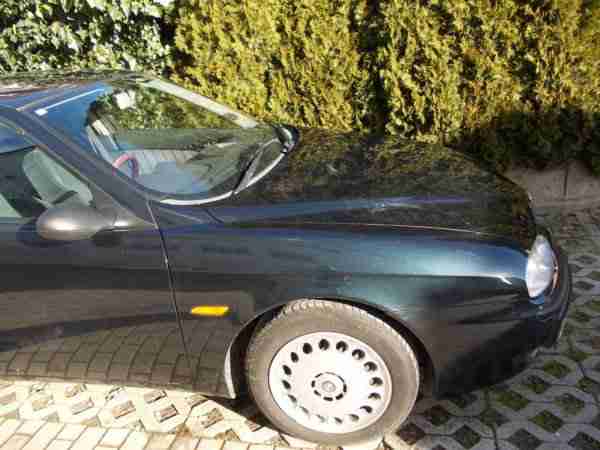 TOP: Alfa Romeo, sportliche Familienlimousine in elegantem Cosmo blue metallic