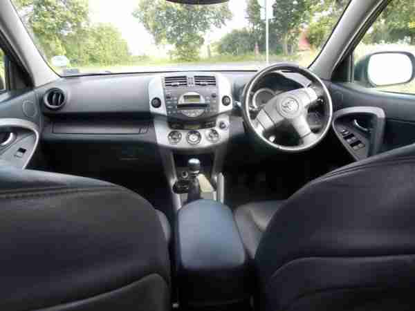 TOYOTA RAV 4 mit 9 mal ALU, AHK, Klima, Alarm, Leder, Scheckheft Nur 3 Tage !!!!