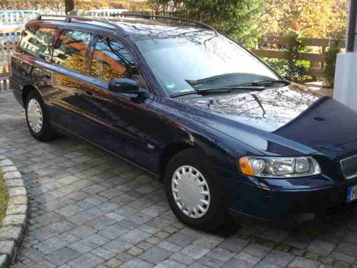 TÜV 5/15 Volvo V70 dunkelblau Bj 2006 140 PS 230000km Klimaautomatik scheckheft