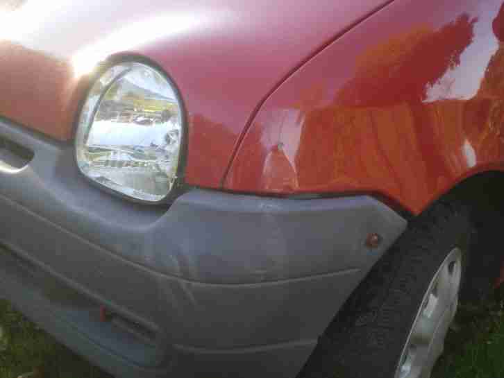 TWINGO rot großes Schiebedach TÜV neu sparsam original Radio CD 135300 km läuft