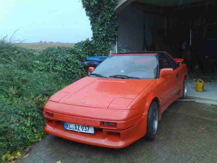 Tojota Kult MR2