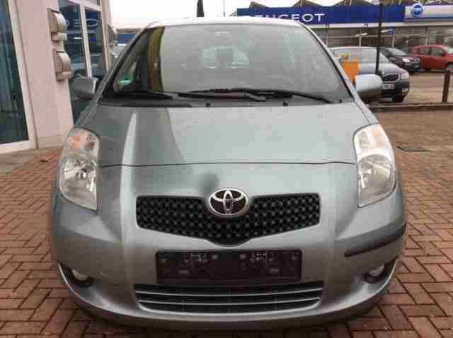 Toyota * AUTOMATIK * PDC HINTEN * KLIMAAUTOMATIK *