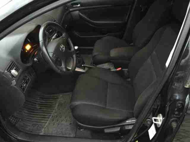 Toyota AVENSIS 2.0 D4 COMBI KLIMA NAVI STANDH SITZH XEN