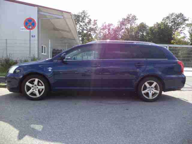 Toyota AVENSIS D-CAT 177PS**DPF**LEDER=NAVI=XENON=EURO4