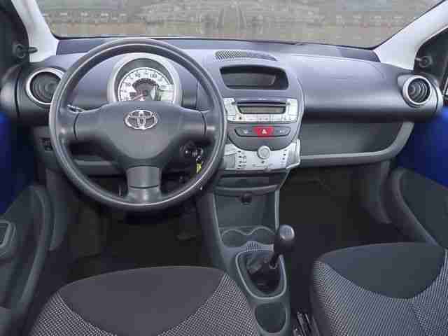 Toyota AYGO 5-TÜRER. 1.0 5-GANG Cool gepflegter Zustand