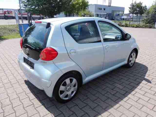 Toyota AYGO Cool/84TKM/Scheckheft/2.Hand/Zentral