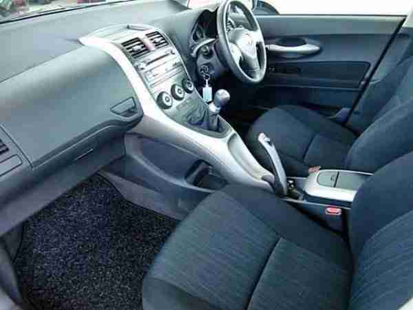 Toyota Auris 1.6 VVT-i Team *Klima/Radio-CD/16'Alu*