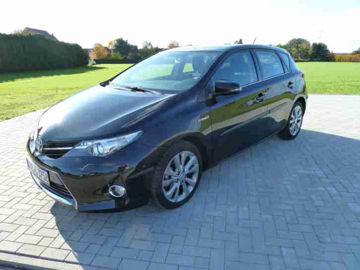 Toyota Auris 1,8 VVT-i Hybrid Automatik Edition, 17.500 km, EZ 09/2014