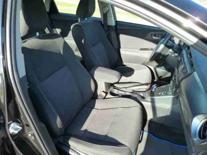Toyota Auris 1,8 VVT-i Hybrid Automatik Edition, 17.500 km, EZ 09/2014