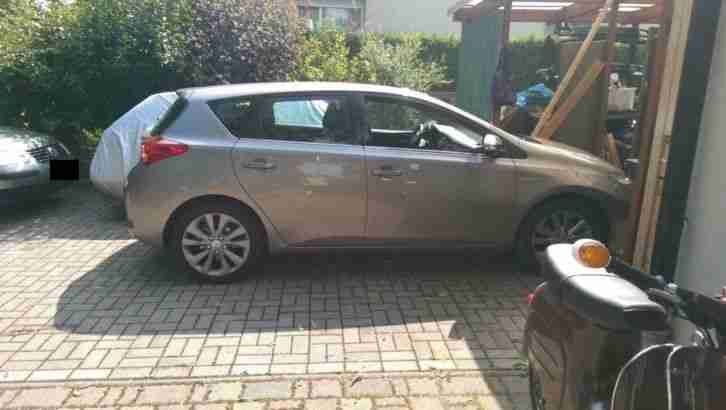 Toyota Auris HSD