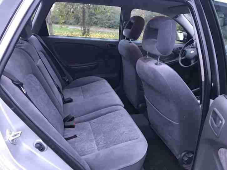 Toyota Avensis 1,6 linea terra Kombi 81kW mit Standheizung & Klimaanlage