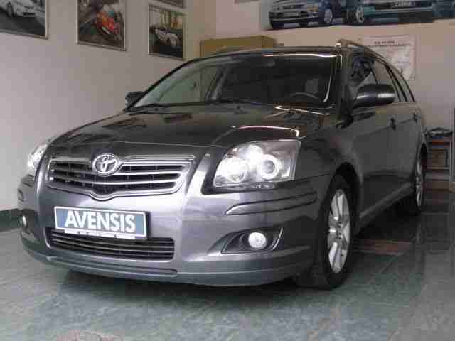 Toyota Avensis 1.8 VVT-i Combi Edition mit Navi