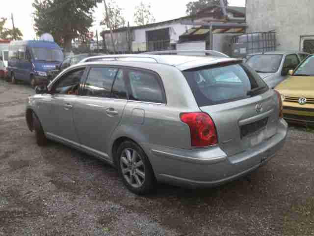 Toyota Avensis 1.8 VVT-i Combi Executive