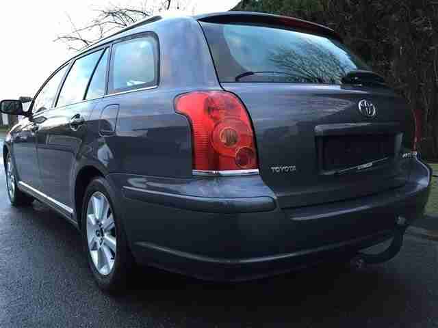 Toyota Avensis 1.8 VVT-i Combi Executive