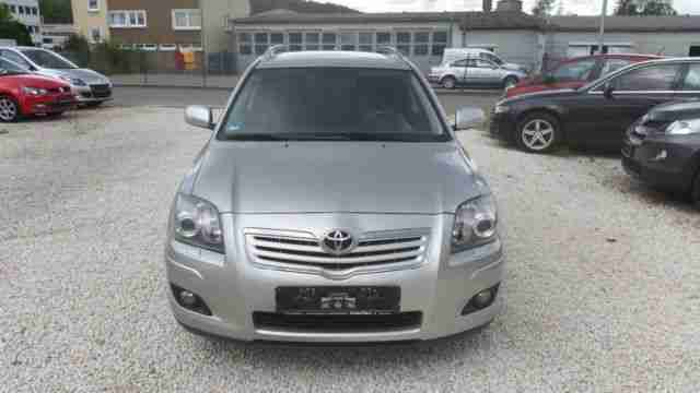 Avensis 1.8 VVT i Combi Executive