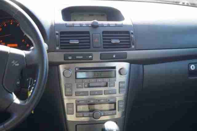 Toyota Avensis 1.8 VVT-i Combi Sol