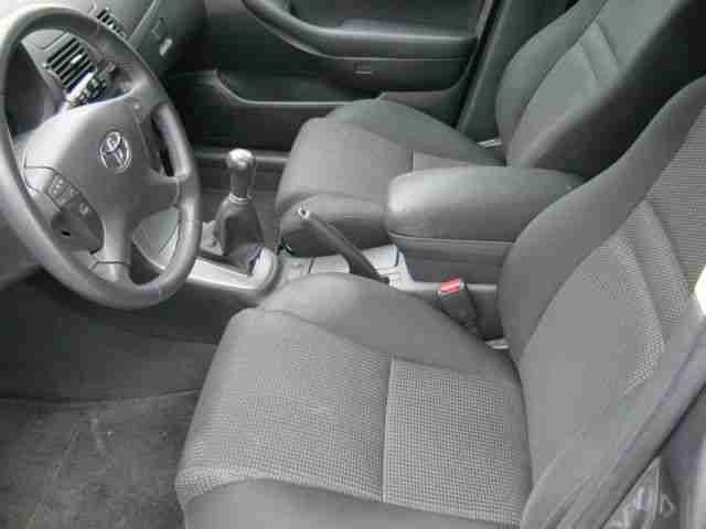 Toyota Avensis 1.8 VVT-i Combi Sol Shz,PDC,Garantie