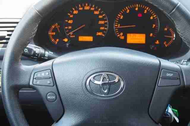 Toyota Avensis 1.8 VVT-i Combi Travel