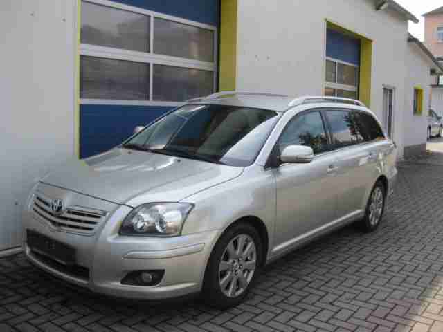 Avensis 1.8 VVT i Combi Travel Navi