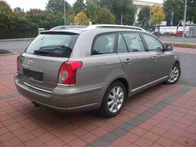 Toyota Avensis 1.8 VVT-i Combi *wenig Km+S-Heftgepfl.*