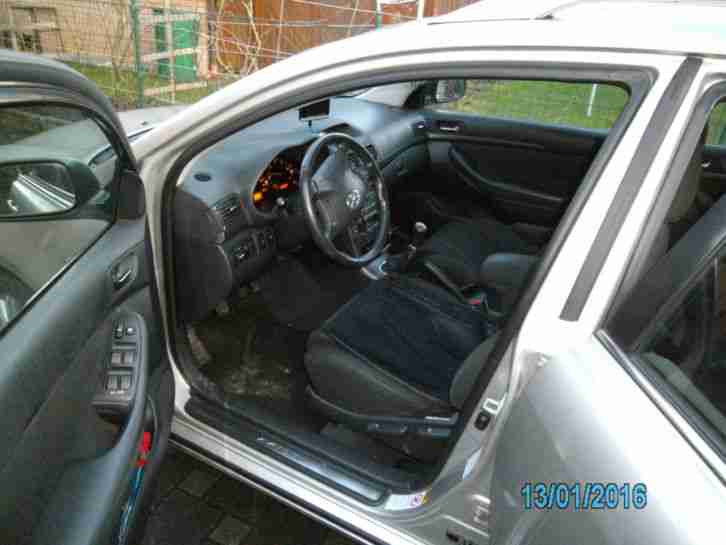 Toyota Avensis 2.0 D-4D Combi Executive