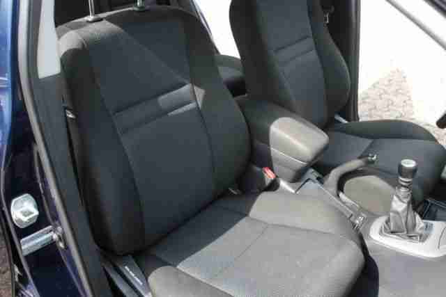 Toyota Avensis 2.0 D-4D Combi Executive Navi Xenon